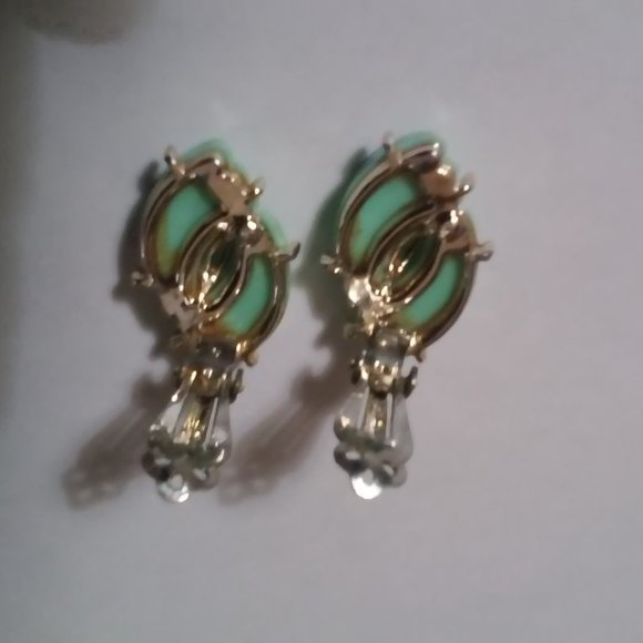 Vintage Clip On Earrings Light Green 1 1/4" Long 3/4" Wide - Picture 2 of 4